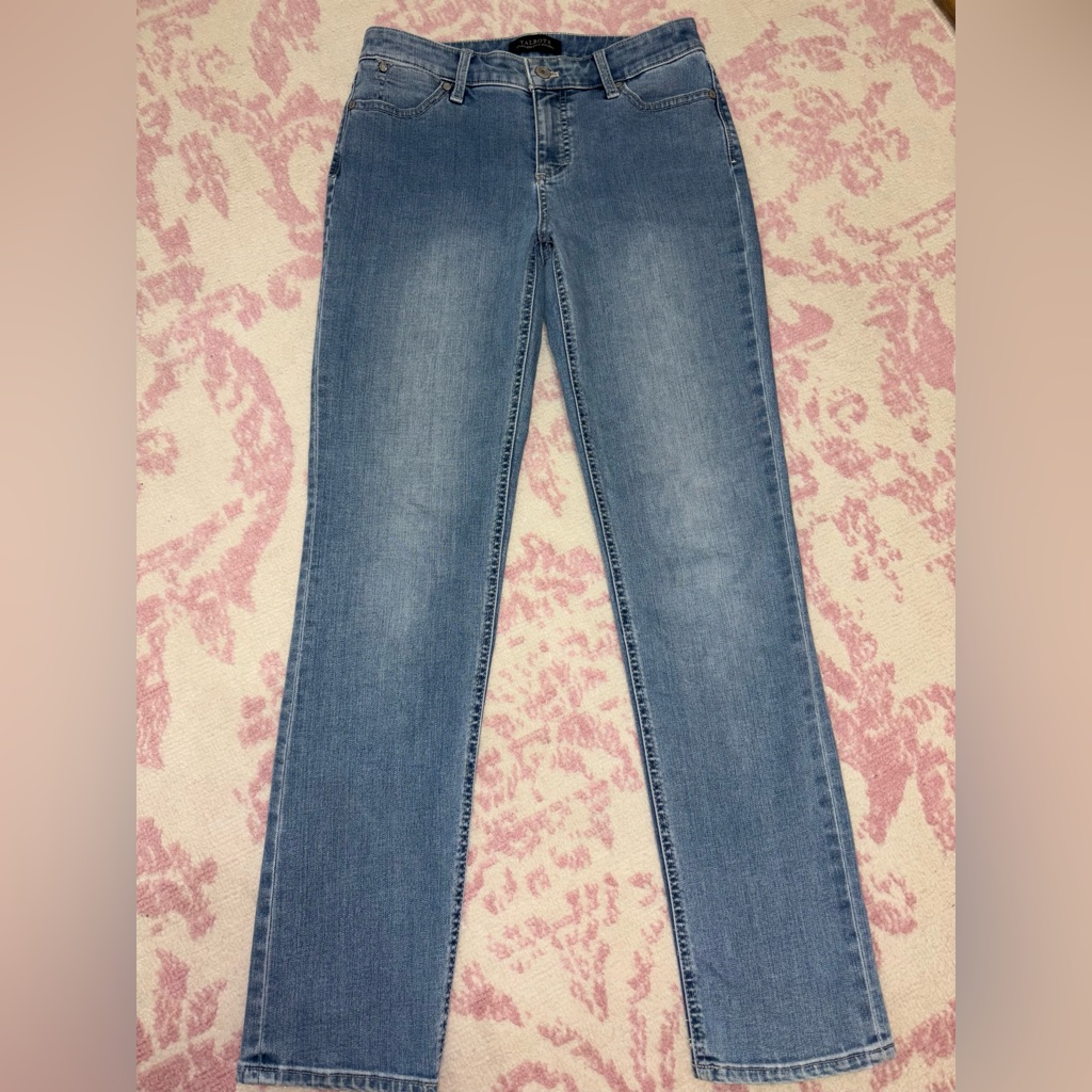 Talbots Flawless Five-Pocket Straight-Leg Mid-Rise Jeans In Light Blue Wash